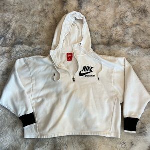 Nike women’s cropped sweater